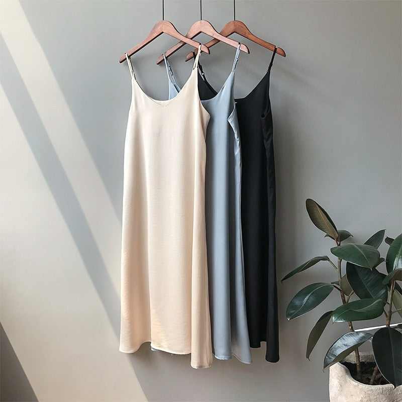 New Arrival Women V-Neck Sleeveless Women Vintage Satin Summer Long Dress Boho Elegant Women Casual Dress Vestidos